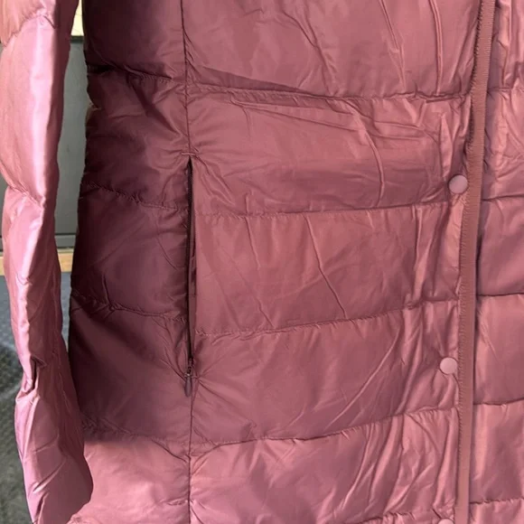 Uniqlo Women Ultra light Down Compact Coat Jacket Color Wine Size L - Picture 7 of 11